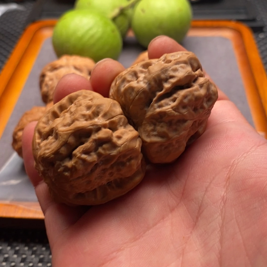 文玩核桃精品对蛤蟆