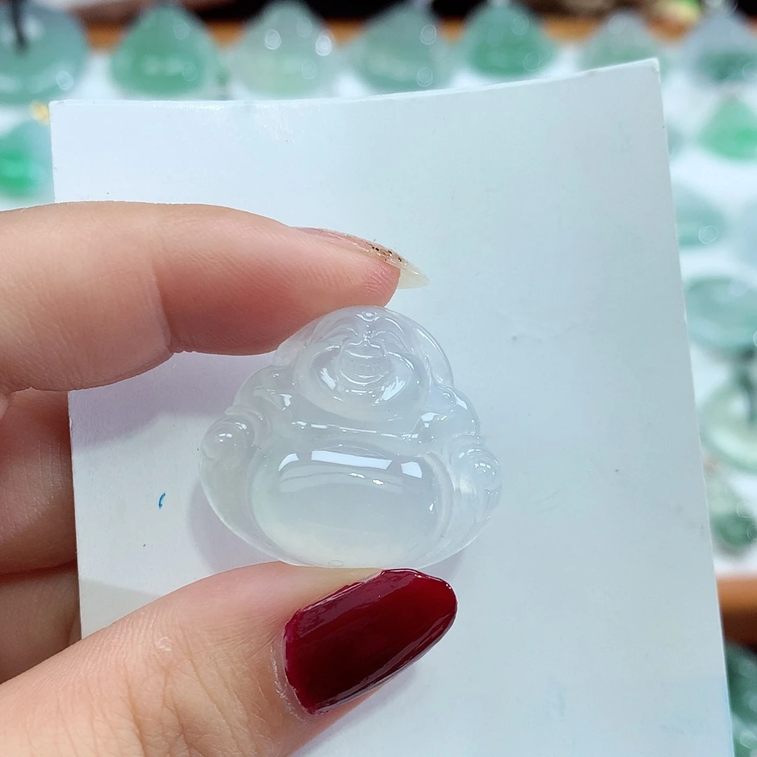 翡翠未镶嵌颈饰佛