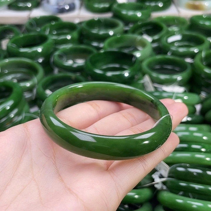 未镶嵌手镯和田玉（碧玉）