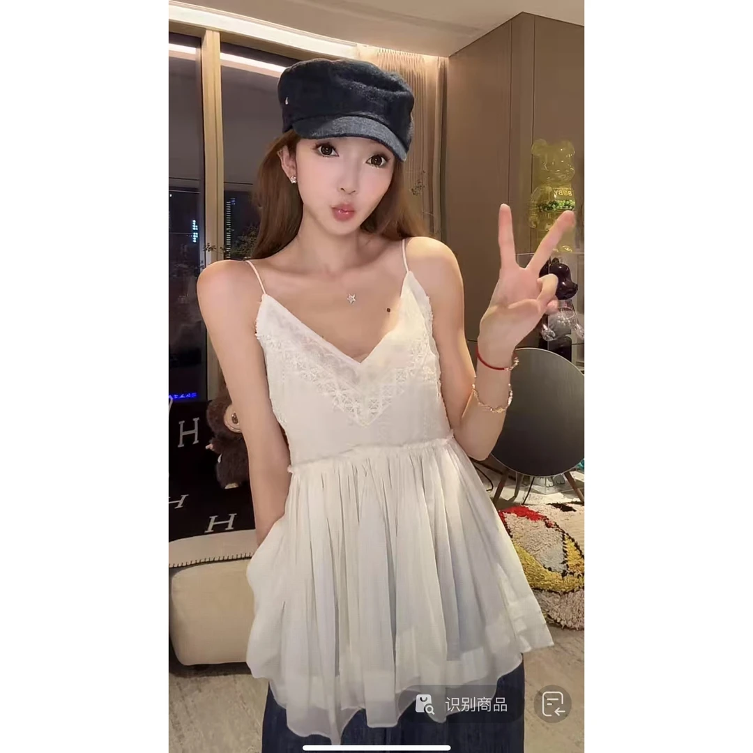 【 CHASING LIGHT】奶油泡芙纯欲蕾丝吊带上衣 C1500/671号