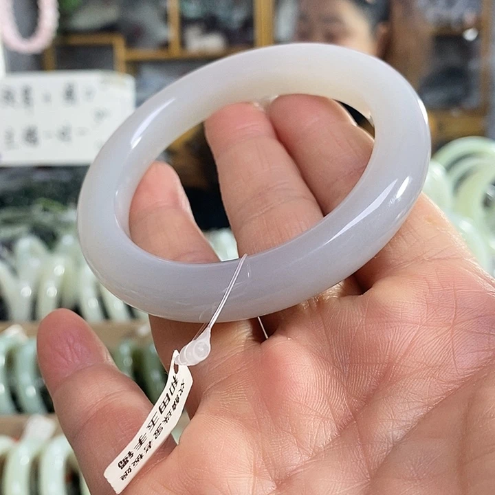 和田玉未镶嵌手镯61