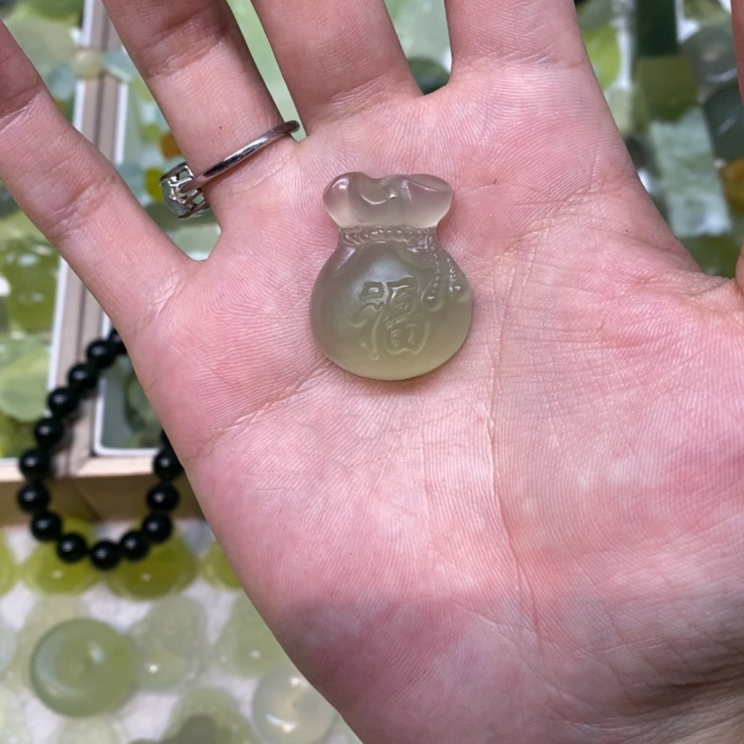 岫玉未镶嵌吊坠(不含链)