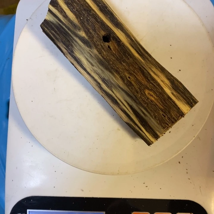 沉香沉香碎屑天然虫漏