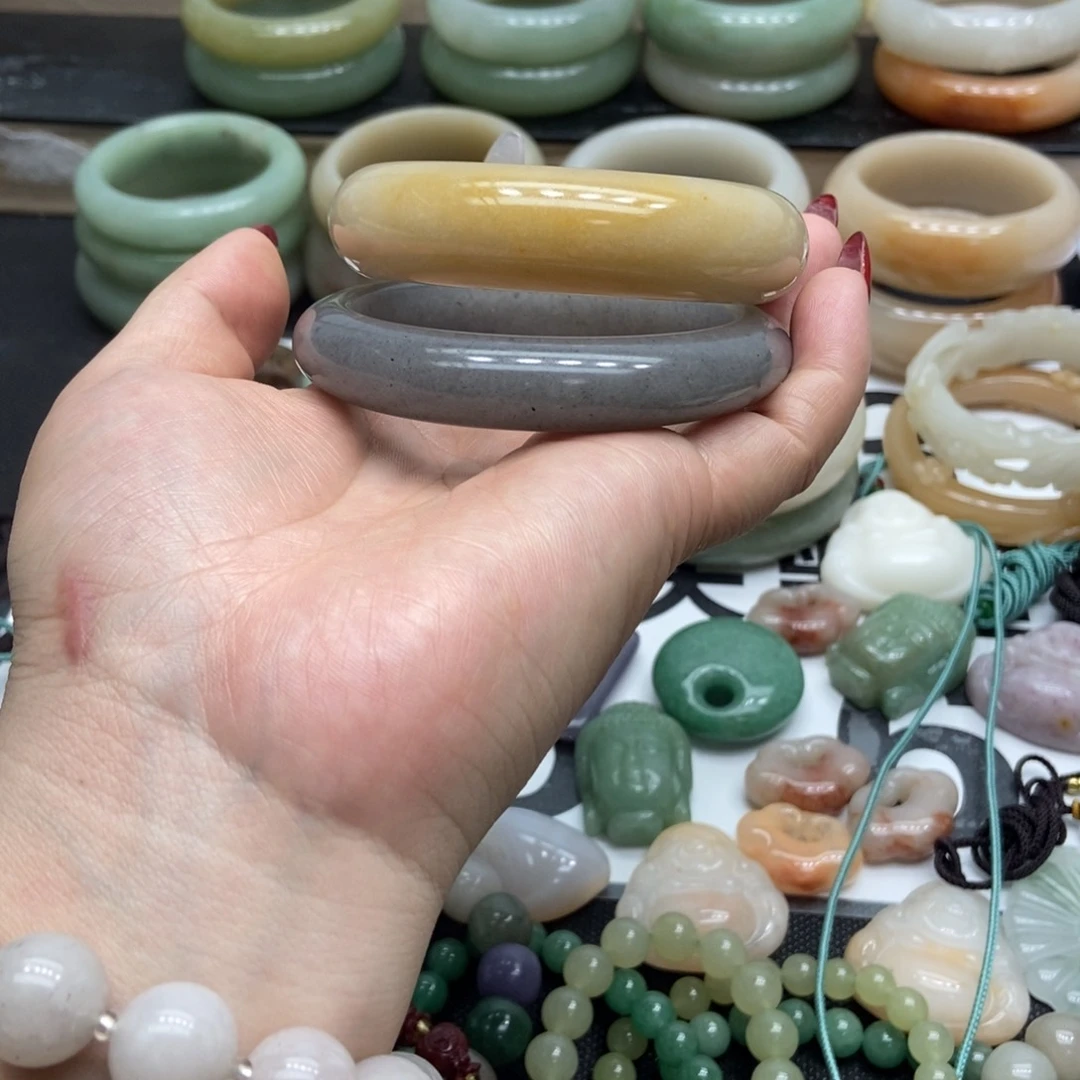 石英质玉手镯未镶嵌营**片