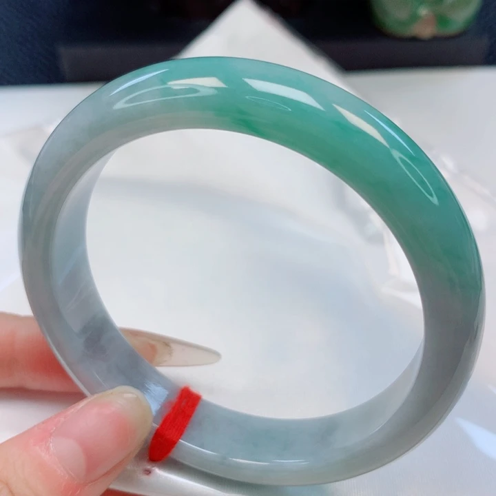 翡翠手镯未镶嵌58圈