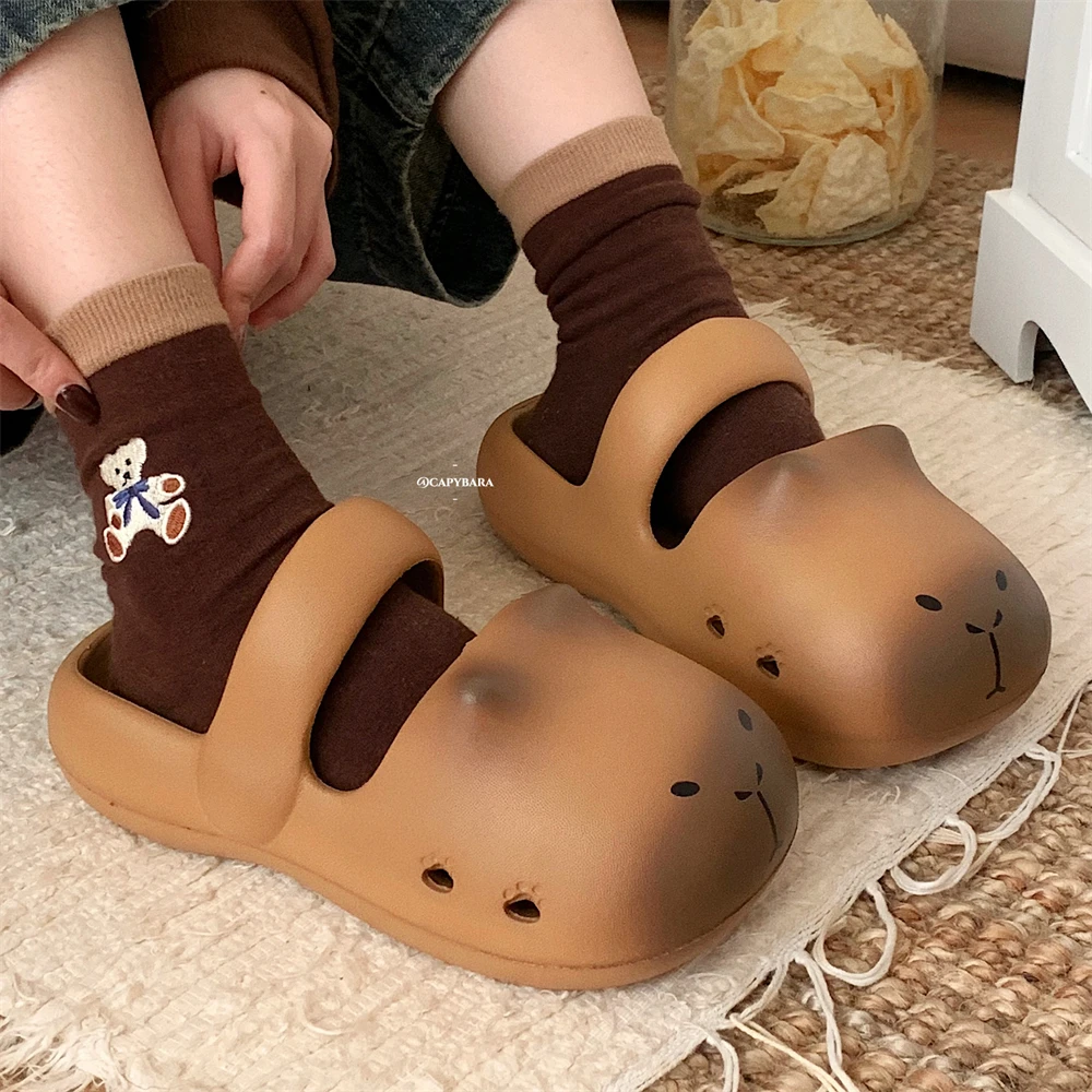 夏季新款卡皮巴拉水豚包头拖鞋女休闲户外防滑厚底时尚沙滩凉拖鞋