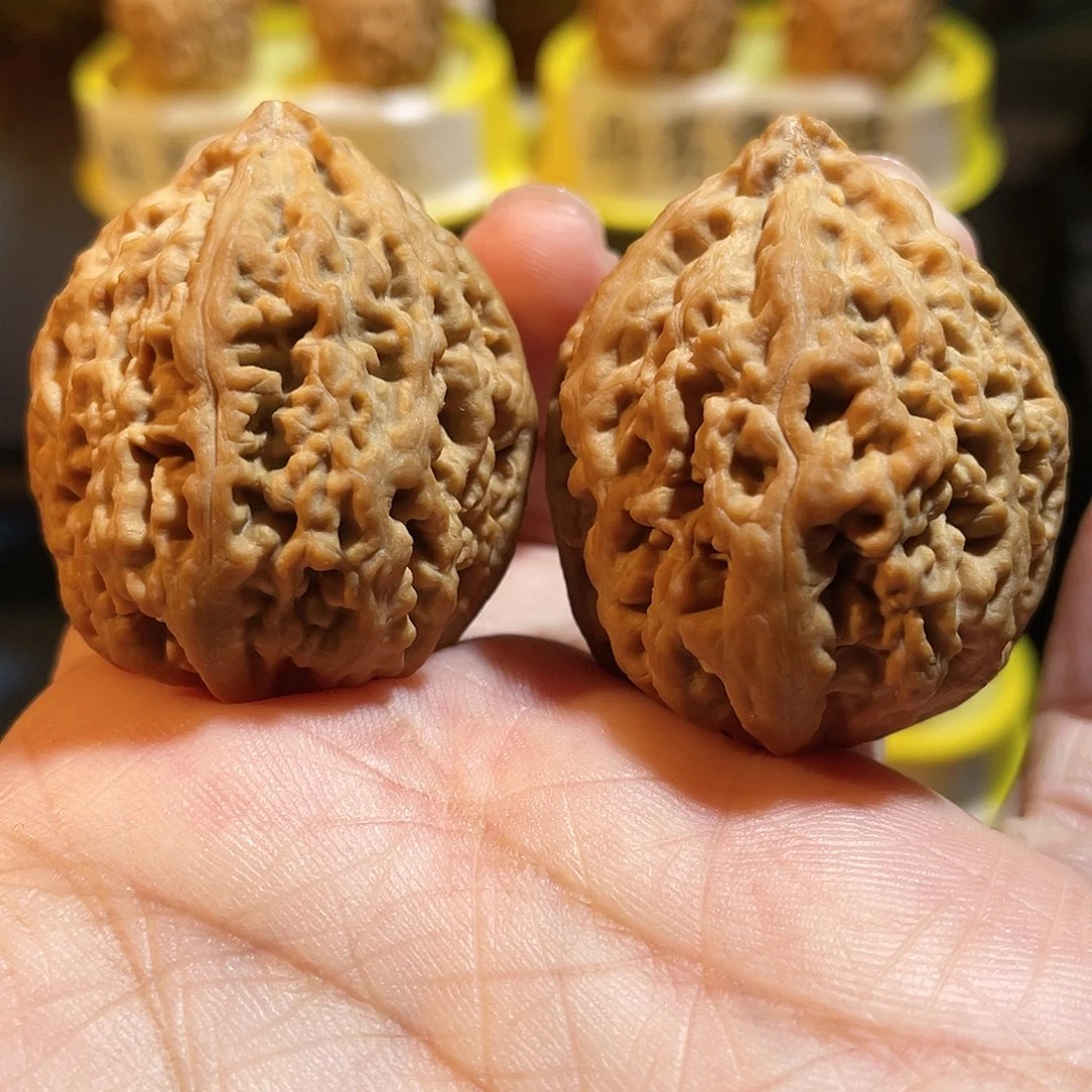 文玩核桃吊坠蚂蚁王