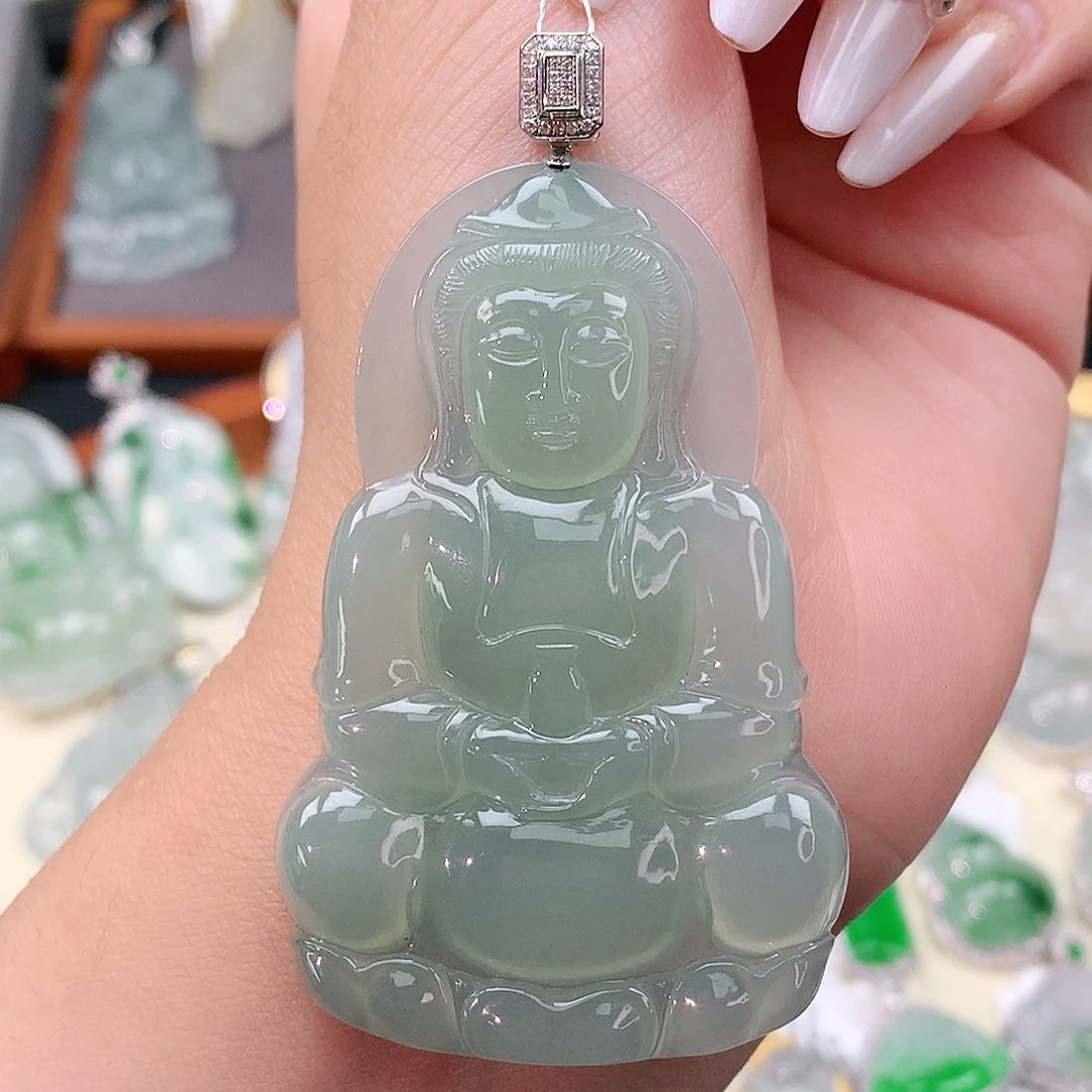 颈饰18K金镶嵌翡翠观音