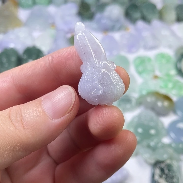 翡翠未镶嵌颈饰白菜