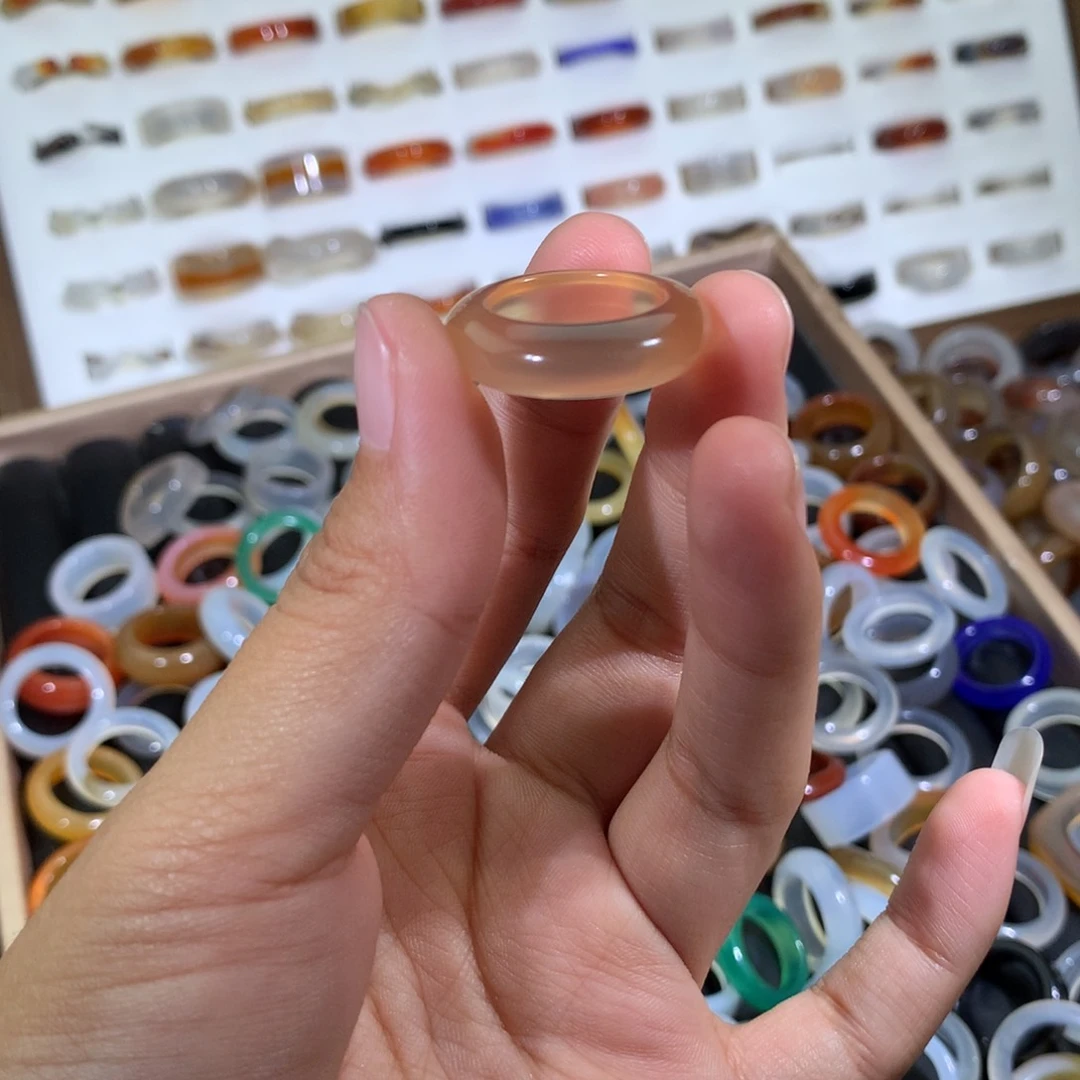 玛瑙/玉髓戒指未镶嵌大****?