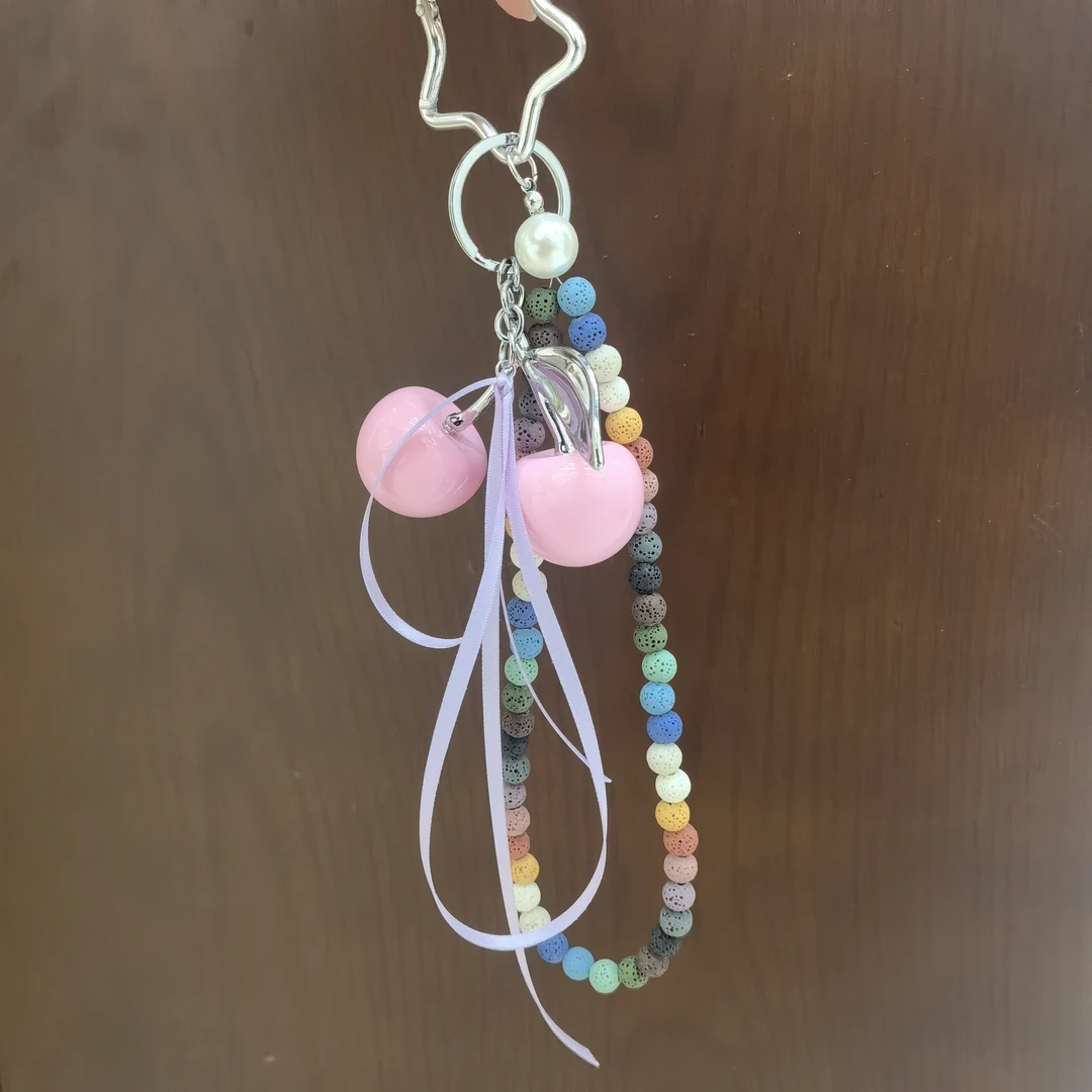 F340粉色大樱桃串珠包挂件