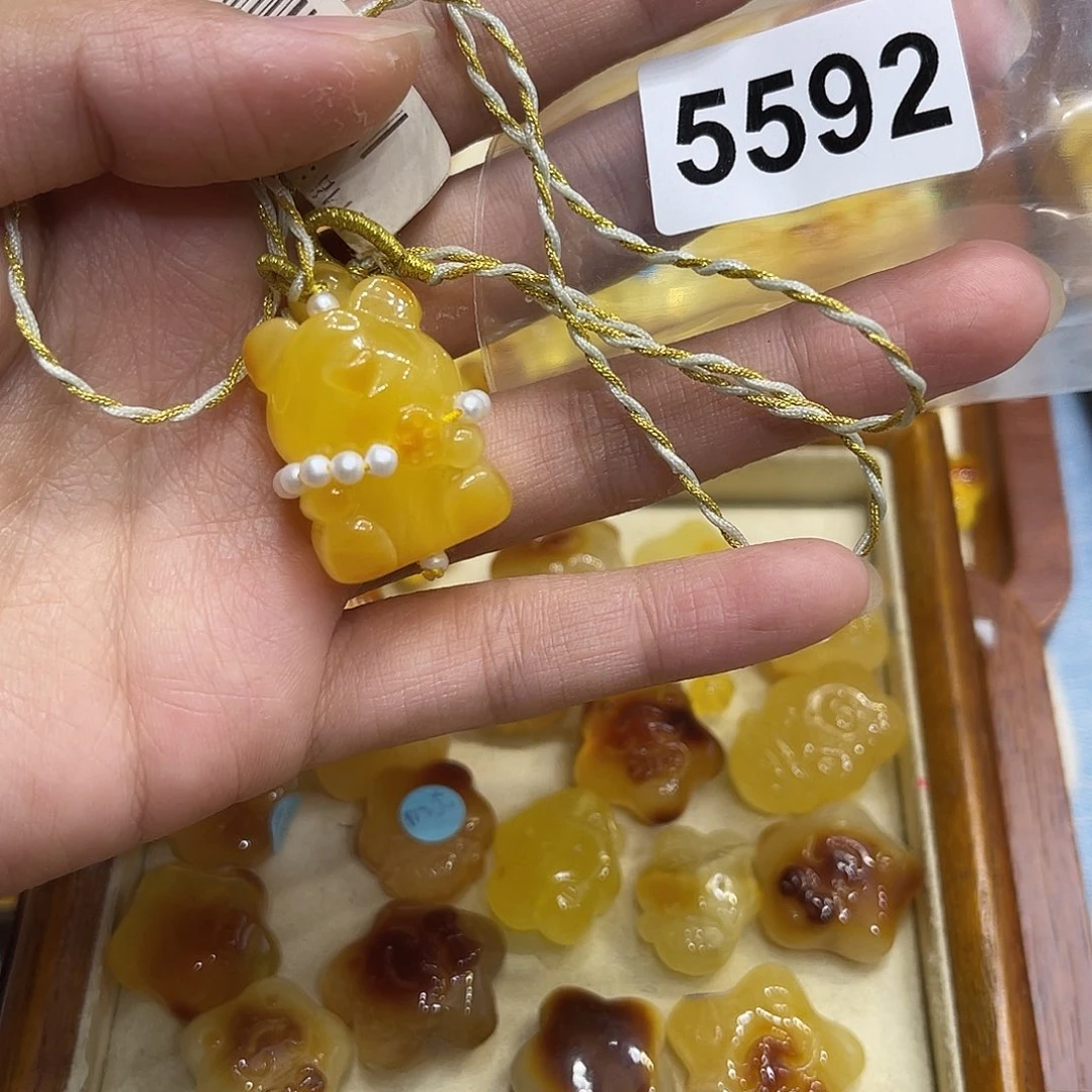 琥珀未镶嵌珠宝奇石蜜蜡