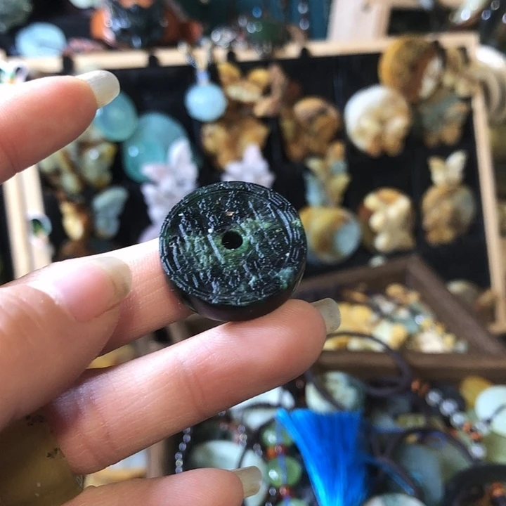 岫玉未镶嵌岫玉挂件