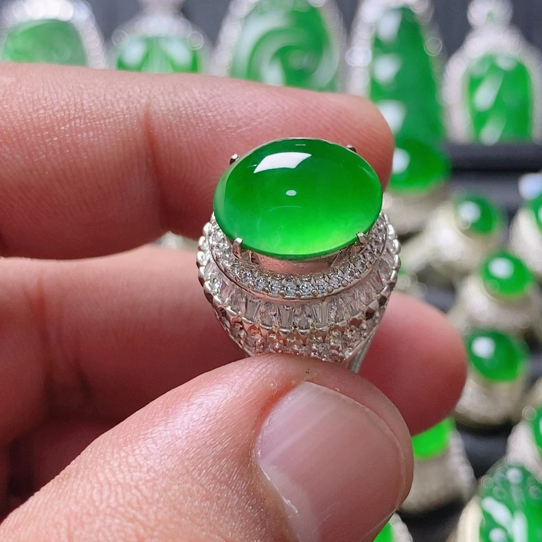 翡翠未镶嵌颈饰