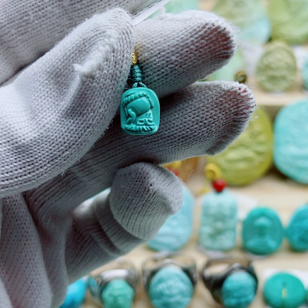 绿松石未镶嵌珠宝奇石