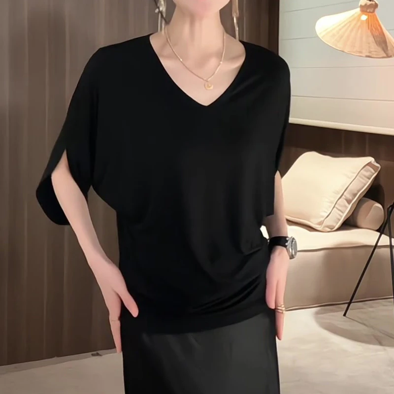 胖mm特大码绝美夏装黑色正肩V领短袖T恤女夏季宽松遮肉巨好看上衣