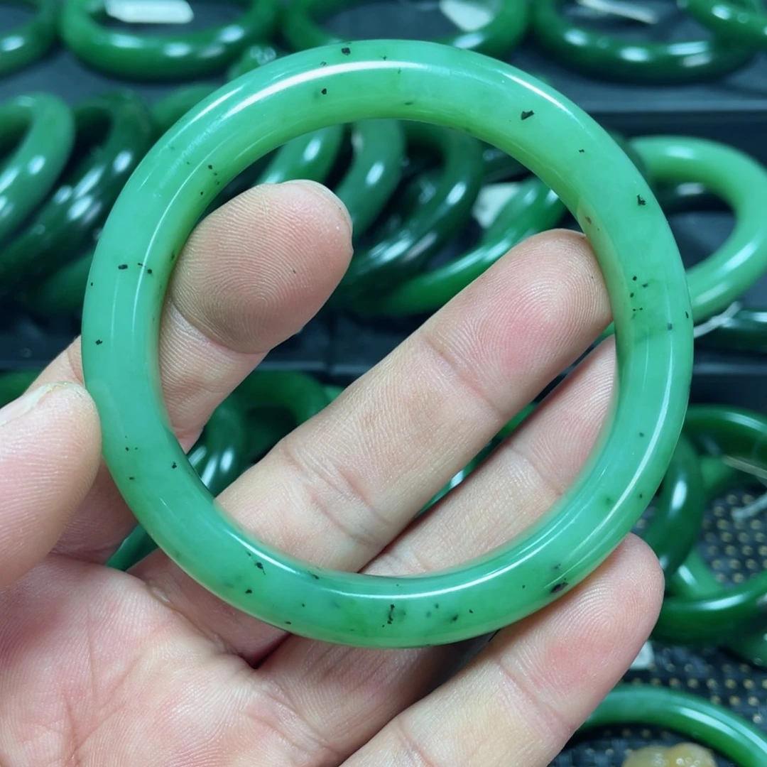 和田玉（碧玉）手镯未镶嵌