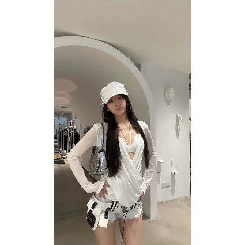 夏季新款辣妹性感别致荡领长袖T恤设计皮带毛边热裤牛仔短裤套装