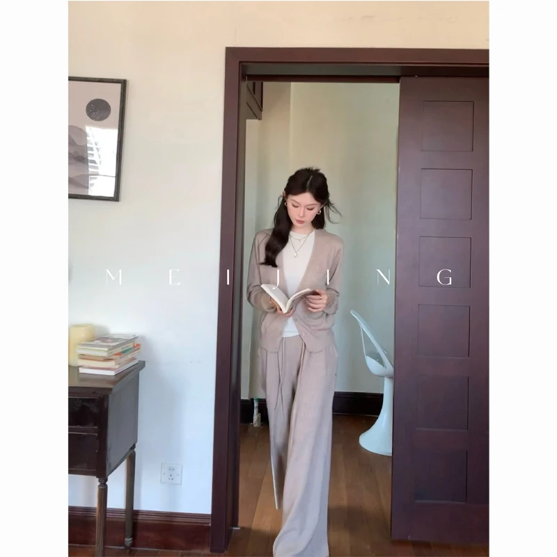 美静【全麦吐司】假两件绵羊毛针织燕麦色上衣XMZH4068（清）