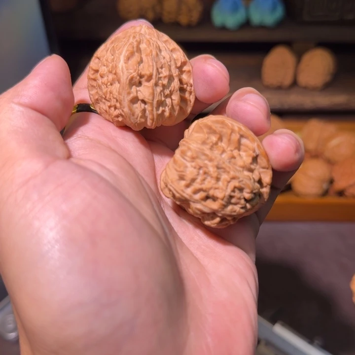 厌***吊坠文玩核桃全品40三角白（尖一点点点小虚）