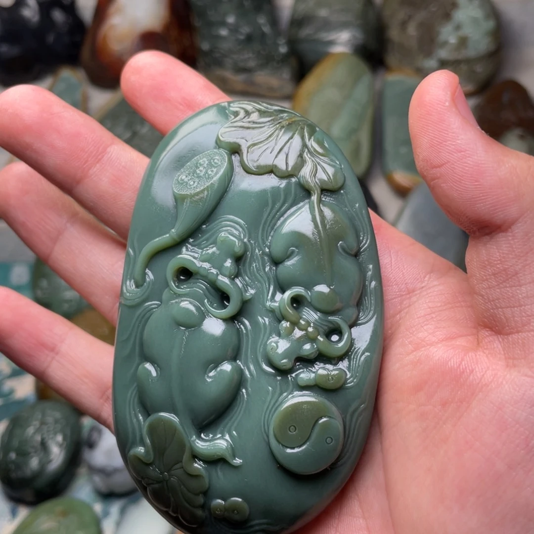 和田玉未镶嵌挂件扭转乾坤