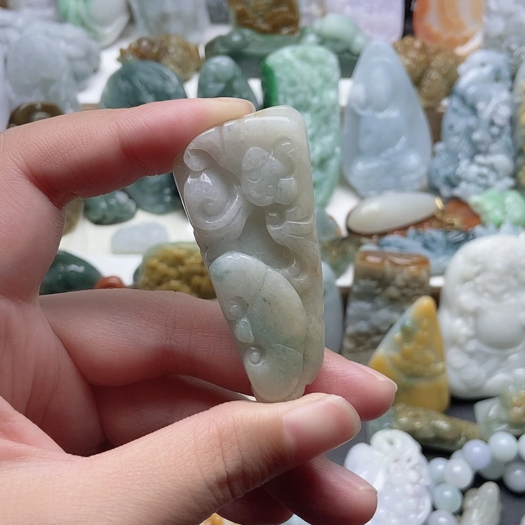 翡翠未镶嵌颈饰翡翠