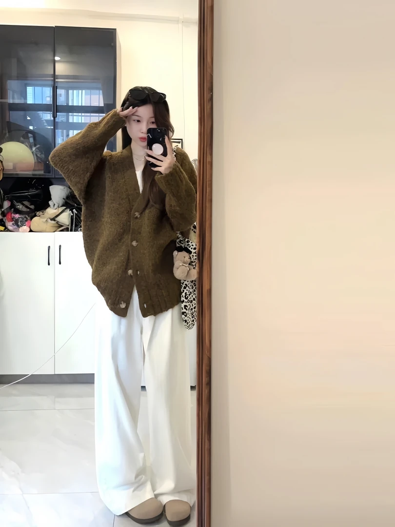 秋装女款爆款2025新款咖色v领针织开衫宽松慵懒风软糯毛衣休闲裤