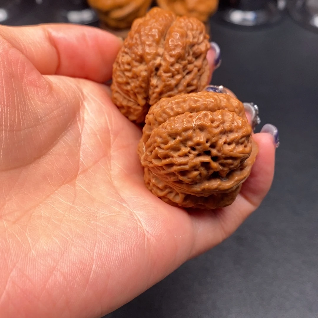 文玩核桃吊坠开背蛤蟆头