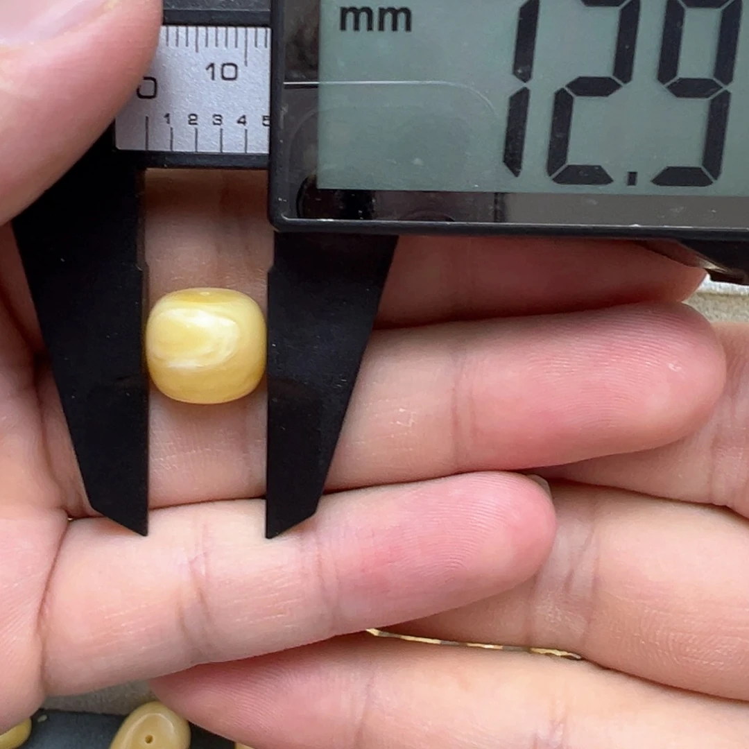 琥珀裸石未镶嵌王*兴