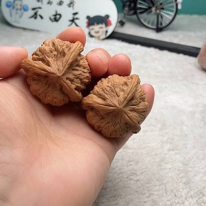 文玩核桃把件?****三棱