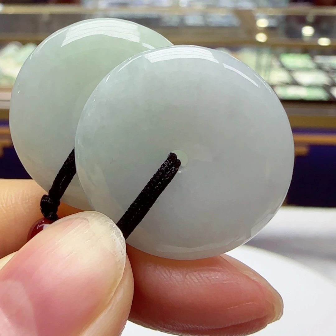 颈饰未镶嵌翡翠平安扣