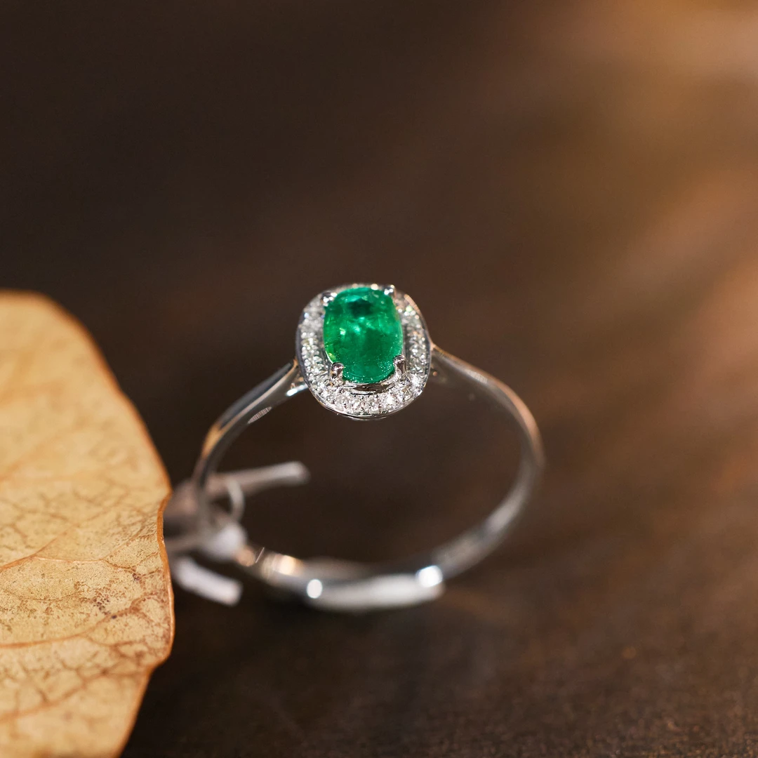 玉峰珠宝丨安娜【苇荡】祖母绿戒指*18K镶嵌*U9811多样性发其一