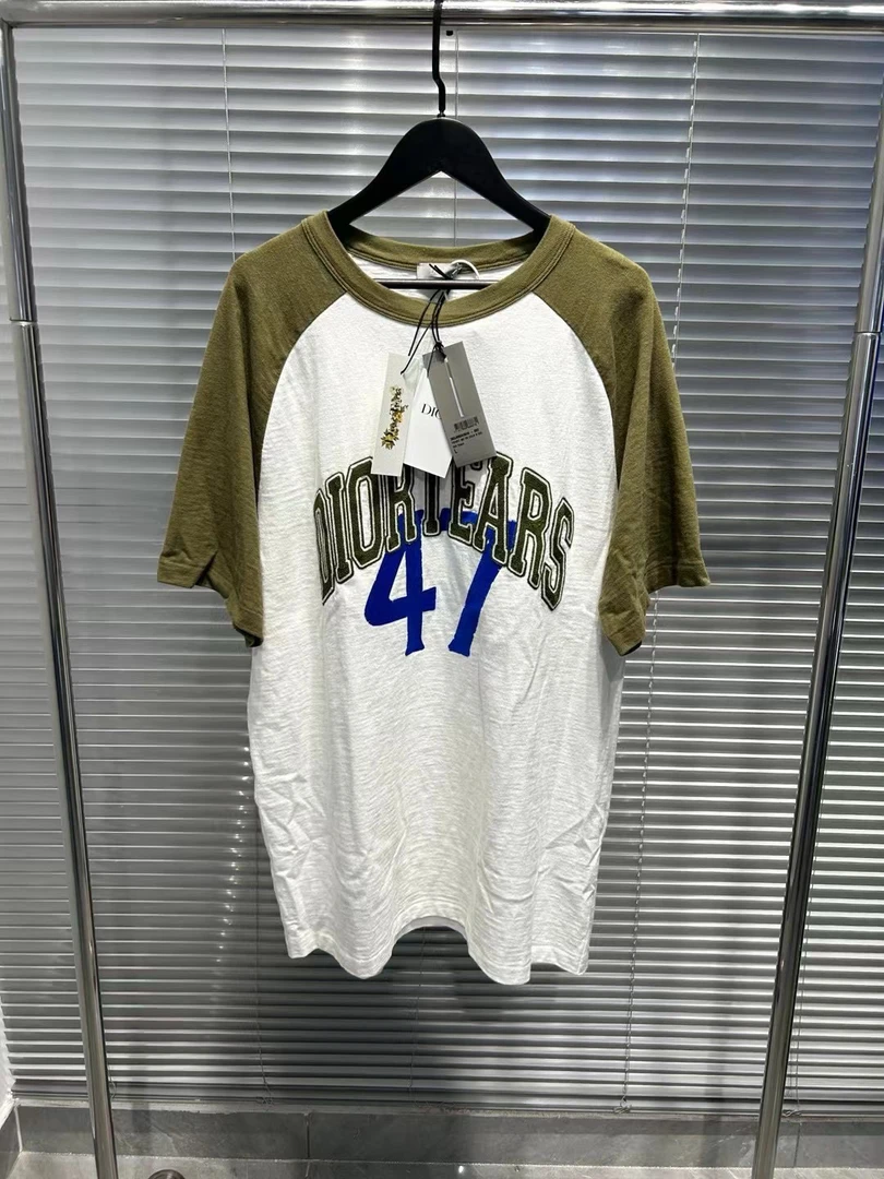 全新未使用 DIOR/迪奥 23fw47数字拼接短袖/L号