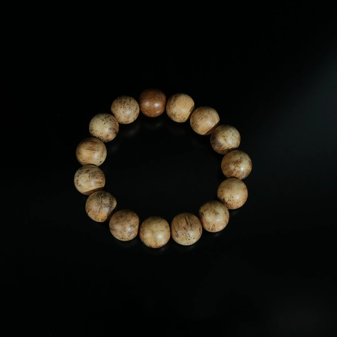 A8041 斯里兰卡花珠沉香手串 1.4cm  8.96g