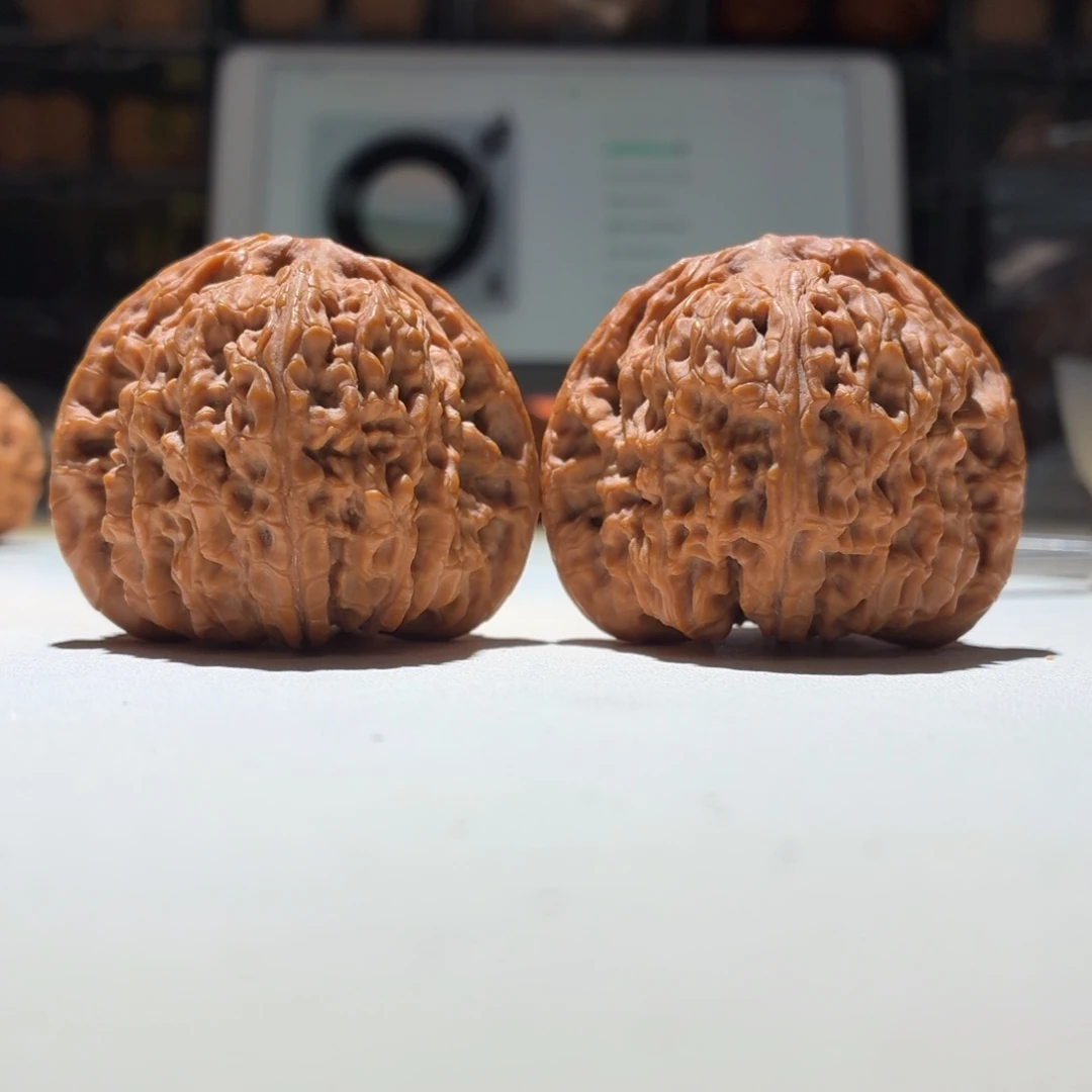 文玩核桃把件南疆石46全品