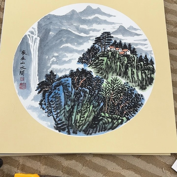 国画花鸟的翅膀和翅膀都是白色的羽毛