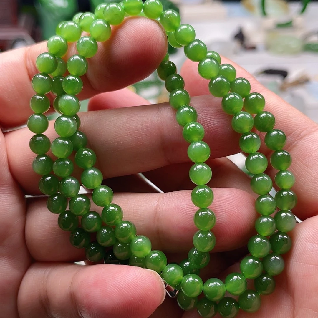 颈饰未镶嵌和田玉（碧玉）