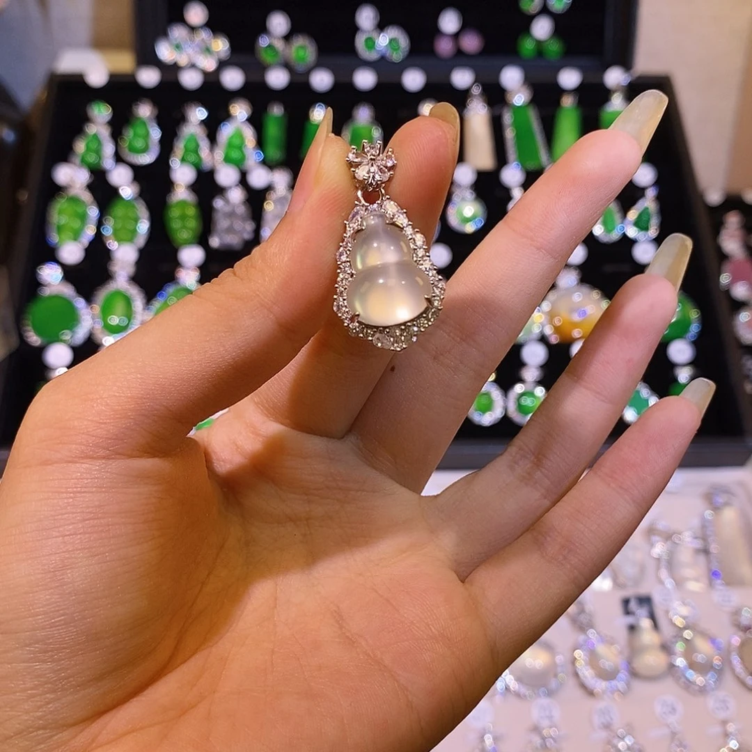 玛瑙/玉髓颈饰合金