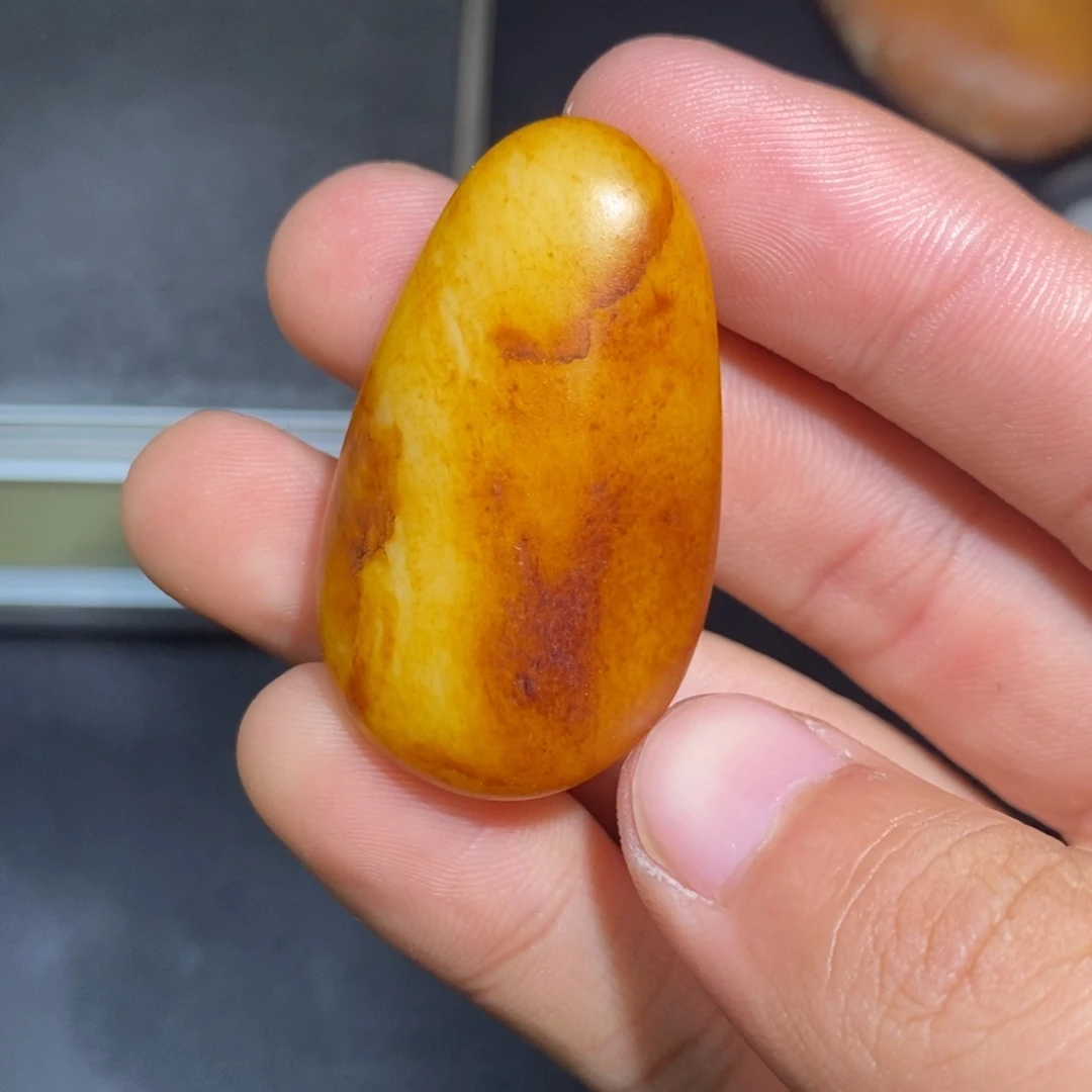 和田玉未镶嵌珠宝奇石