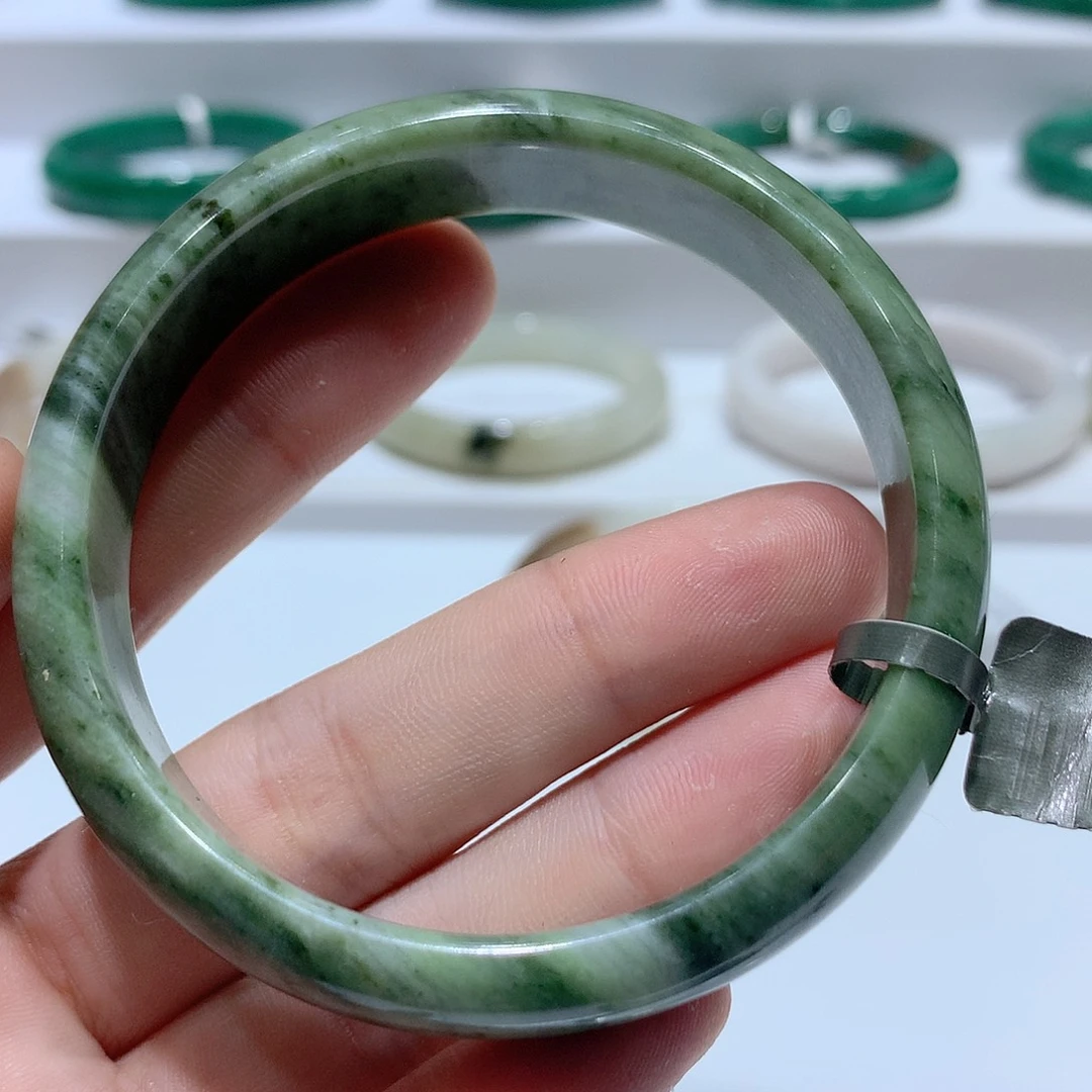 独山玉手镯未镶嵌