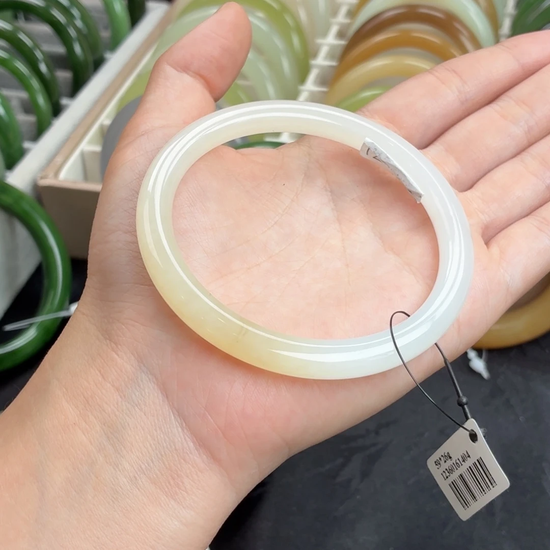 和田玉未镶嵌手镯-糖白一口浅蜜糖美人条72号