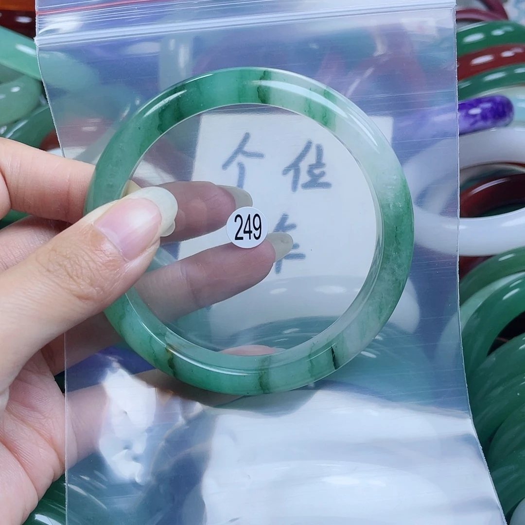 石英质玉手镯未镶嵌63