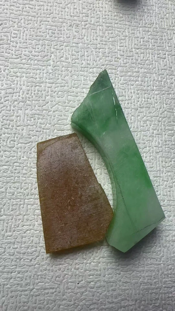 两件片料包工雕刻