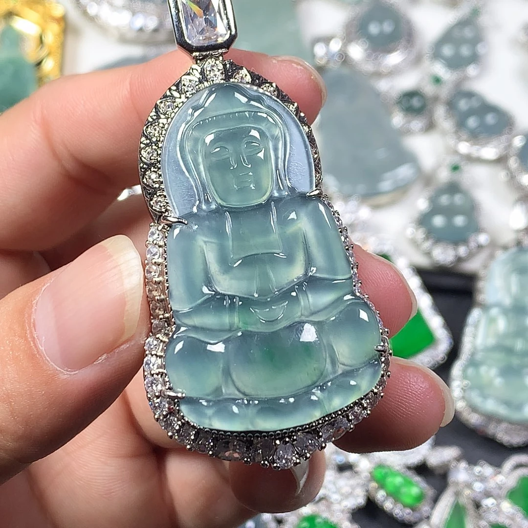 翡翠未镶嵌颈饰观音