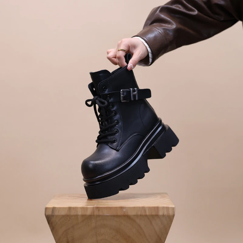 厚底马丁靴女2025新款高级感英伦风酷飒小个子增高机车显瘦靴子