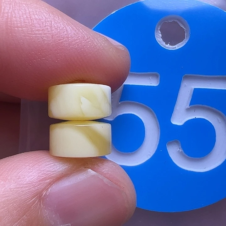 未镶嵌蜜蜡裸石8.5m m