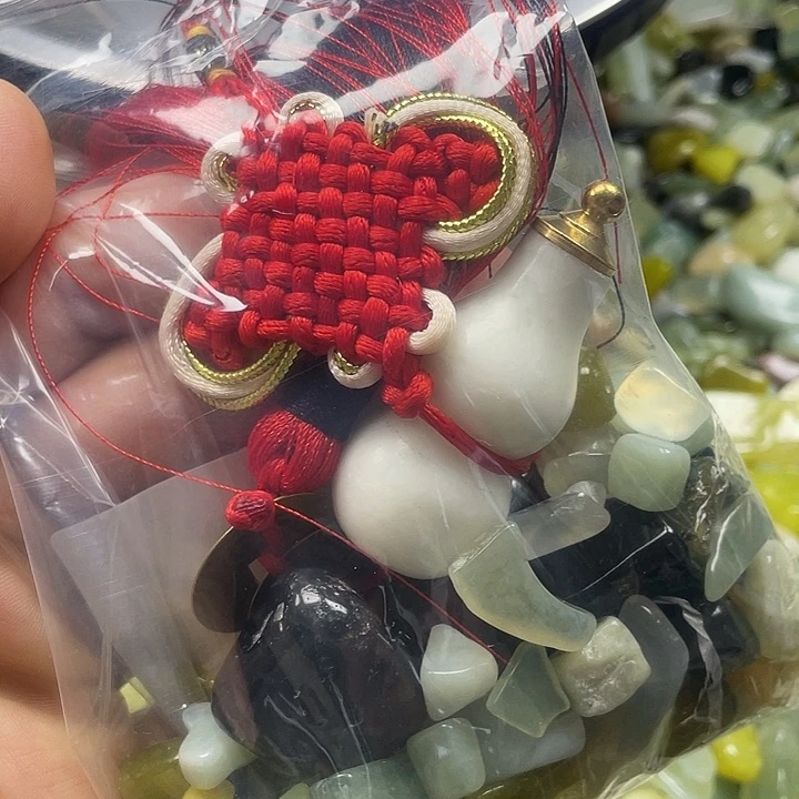 蛇纹石玉未镶嵌珠宝奇石