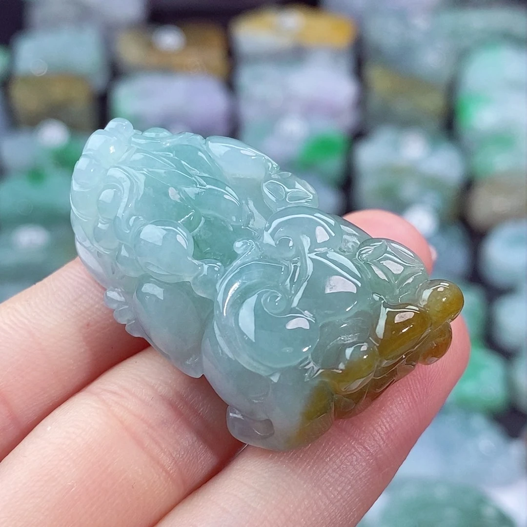 颈饰未镶嵌翡翠天然