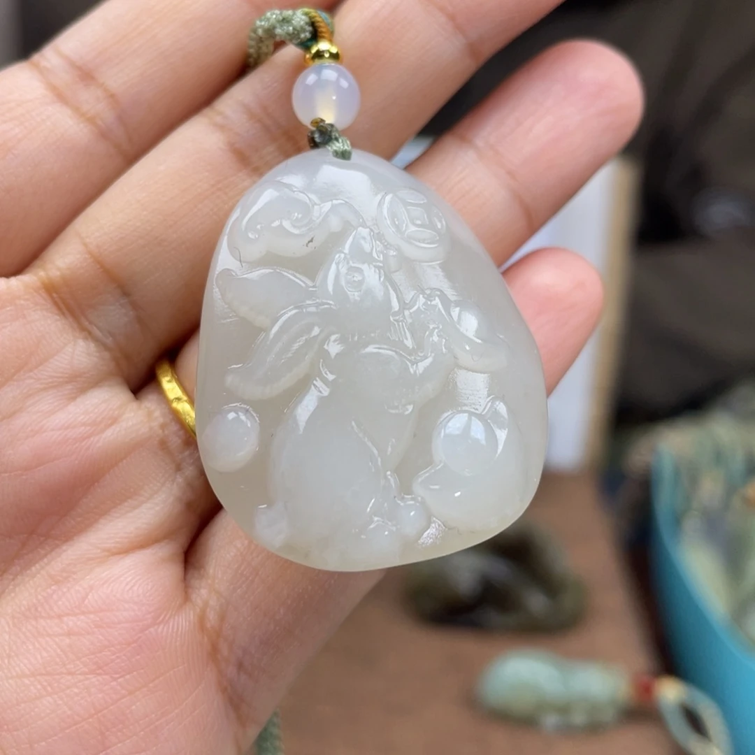 和田玉未镶嵌颈饰