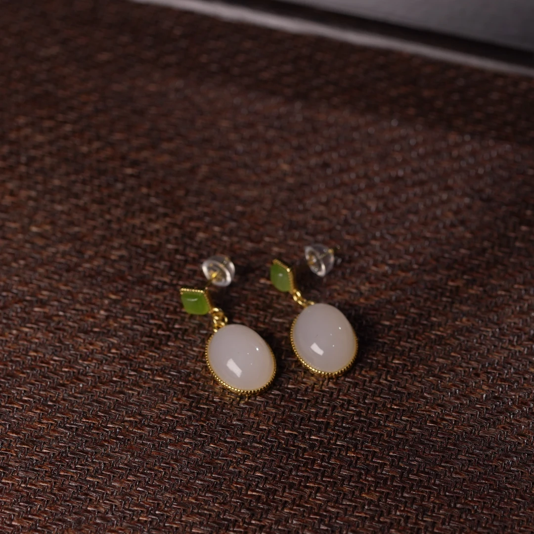 【小池专属】s925和田玉冰白蛋面耳钉 14*10*6 XCC1054